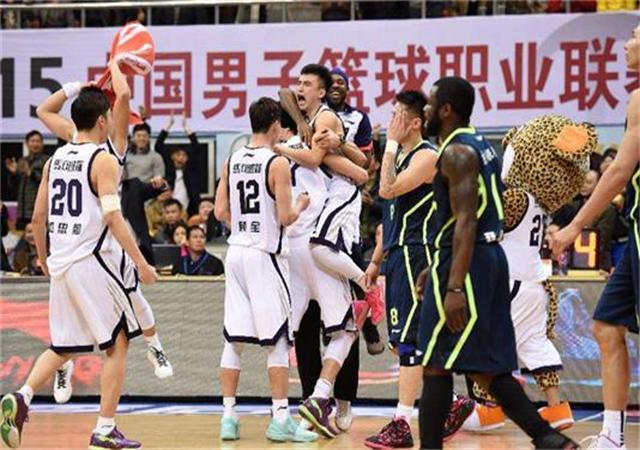 重庆队卫冕之路坎坷，输掉关键战役