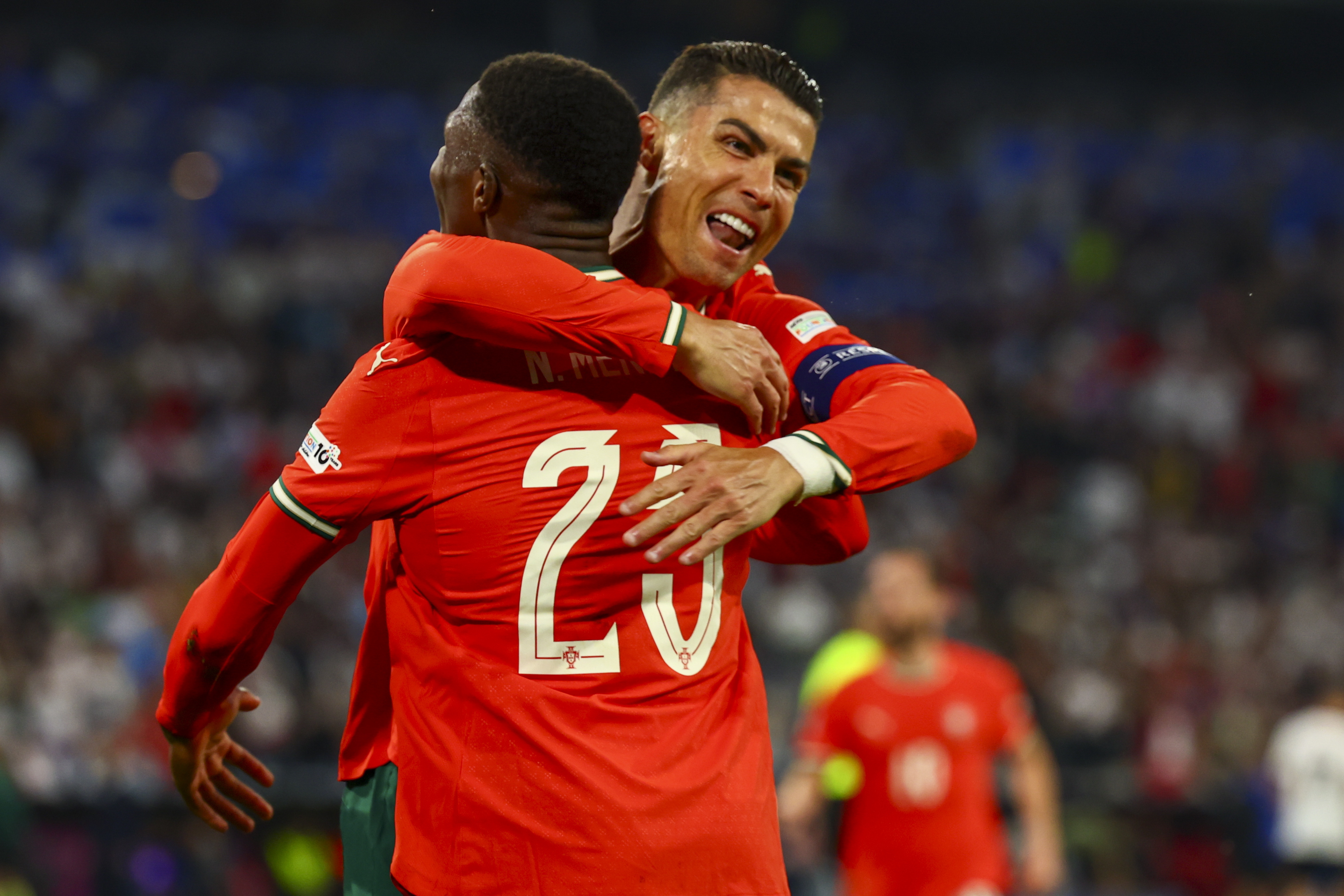 葡萄牙2-2战平德国，双方携手晋级欧洲杯八强